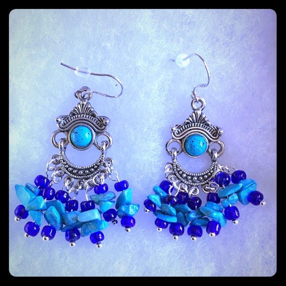 Handcrafted 16" Length Turquoise Chips Sterling Silver Jewelry Set - Picture 2 of 6